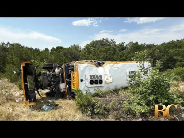 10 injured in school bus rollover in Texas