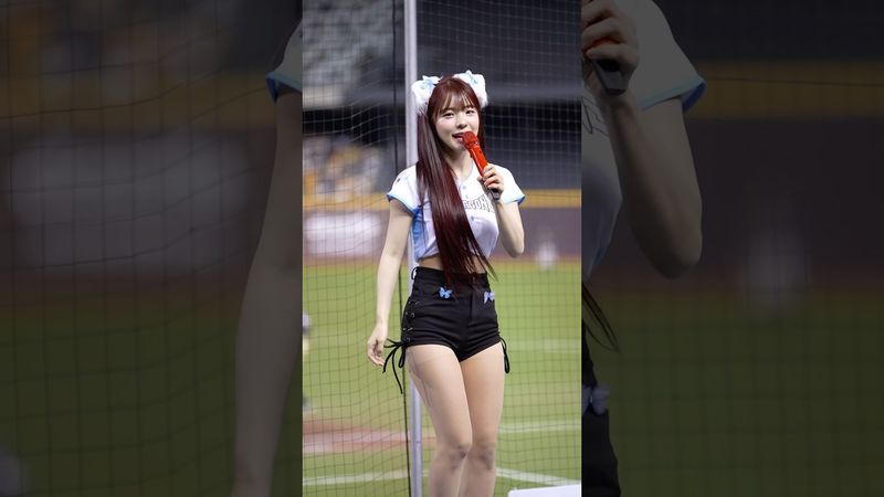 終於聽到多慧唱歌了 一開始還抓不到音準好好笑🤣@lee_dahye #李多慧 #이다혜 #cheerleader #fancam #shorts