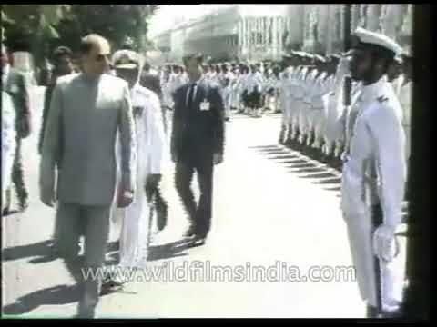 राजीव गांधी एक श्रीलंकाई नौसेना कैडेट द्वारा जान से मारने के प्रयास से बच गये