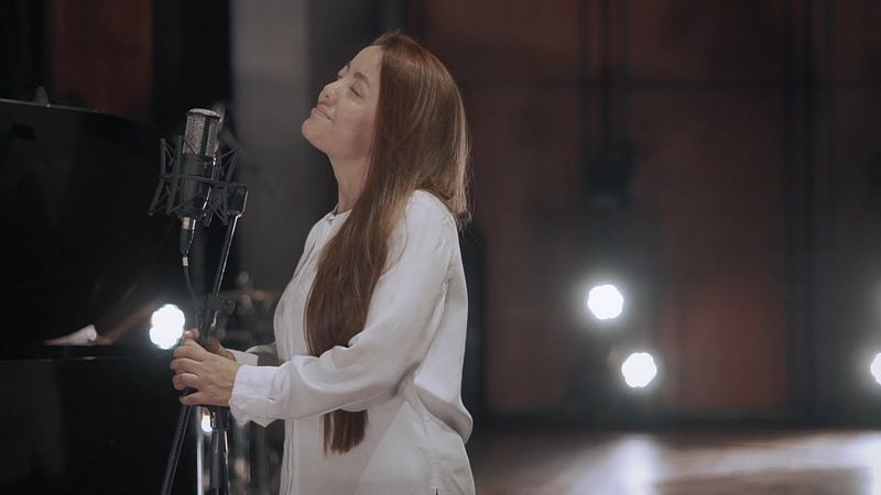 Si ves a mi Amado (Video Oficial) - Mi Necesidad Tiene tu Nombre | CCM