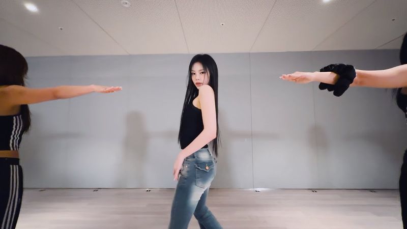 Hearts2Hearts IAN 'UP (KARINA Solo)' (Original Song by aespa)