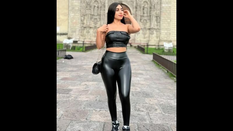 Guia de Estilo Top 5 com Leggings de Couro para Impressionar | Como se Destacar com Confiança em ...