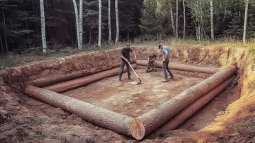 این دو مرد یک کابین بزرگ در زیر زمین می سازند | شروع تا پایان توسط lifeinthesiberianforest1@