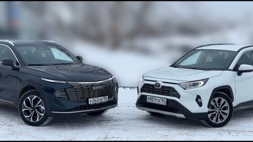 HAVAL F7 на фоне TOYOTA RAV-4 с пробегом.