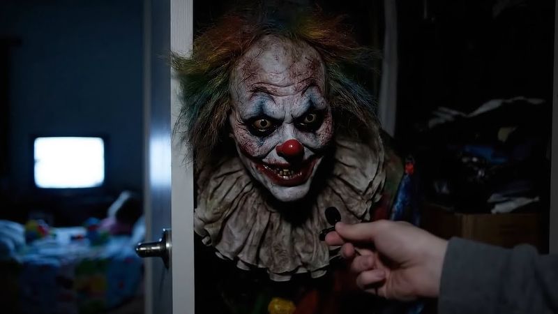 AI interviews unhinged THINGS That go BUMP at Night!