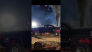 Evil diesel runaway #diesel #liftedtrucks #duramax #gmcdenali #rollingcoal #truckpull #runaway