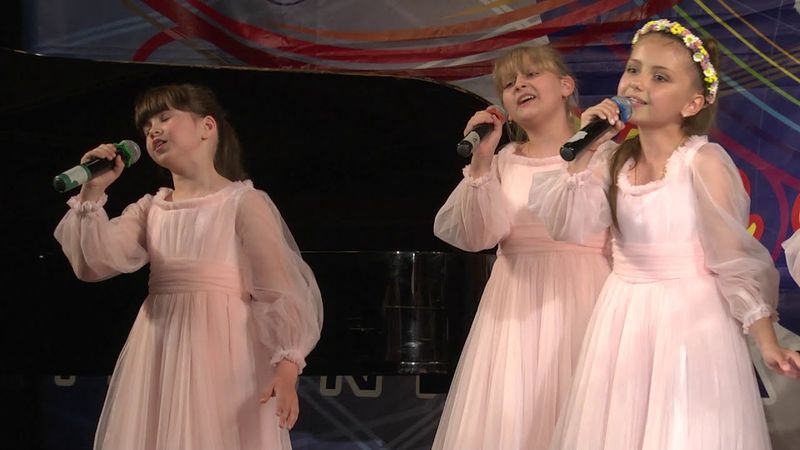 Ансамбль ”Валентинки” вокально-хоровой студии ”Созвездие детства” - Моя Россия