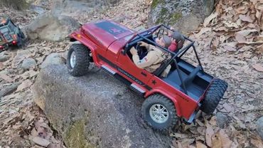 FMS MACHIGAN jeep yj & RGT 86190 LC76 mountain crawling