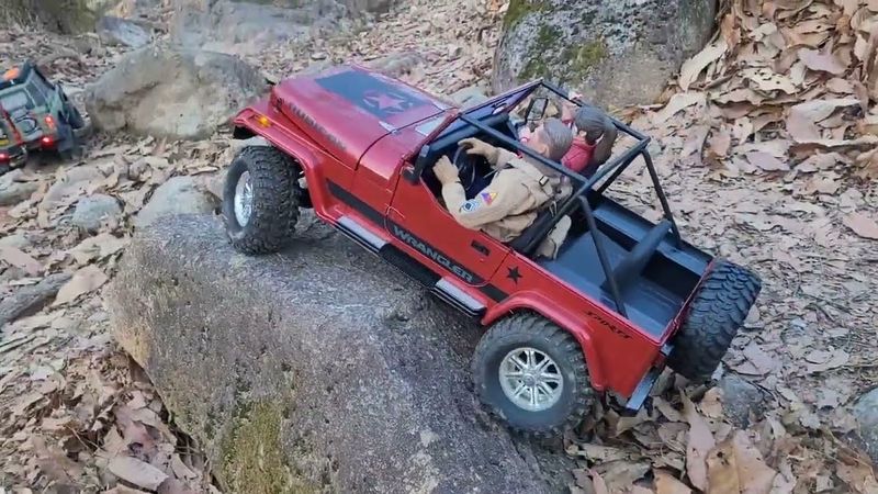 FMS MACHIGAN jeep yj & RGT 86190 LC76 mountain crawling