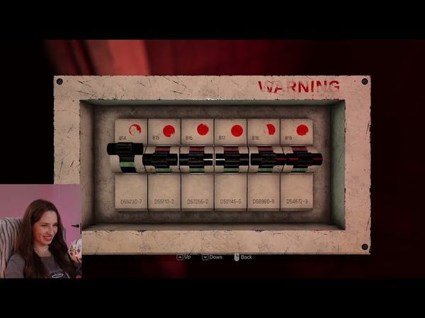 ШУКАЮ ПОДРУЖКУ В СТРАШНЮЧОМУ ДОМІ