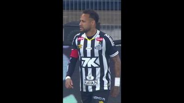 Neymar erra domínio e é vaiado pela torcida do Cruzeiro