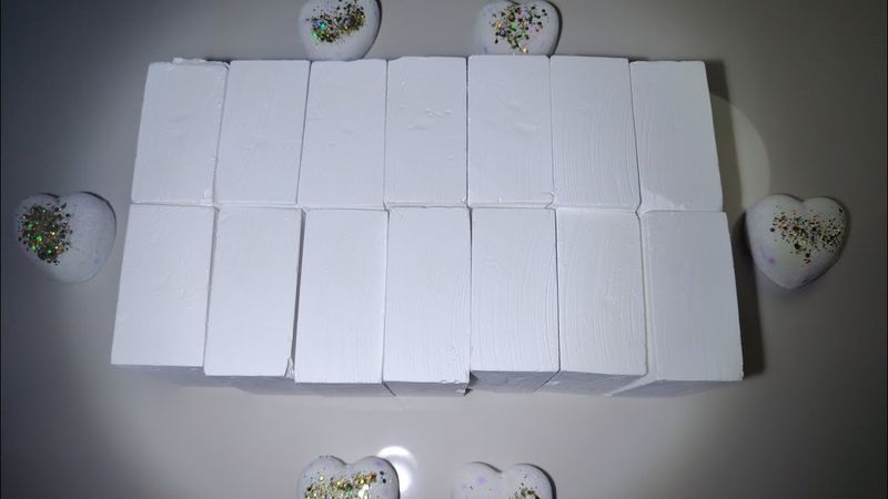 Chalk falling into water丨The chalk in the gym fell into the water丨落水纯白粉笔asmr