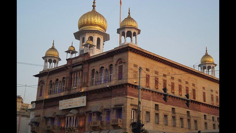 Devotees are having their langar at Gurudwara Sis Ganj Sahib in Old Delhi.