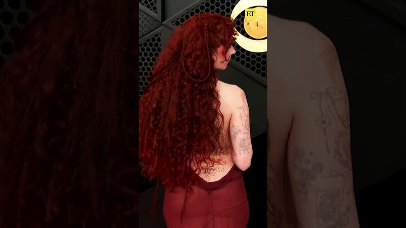 When it comes to turning heads, Chappell Roan will always 𝓰𝓮𝓽 𝓽𝓱𝓮 𝓳𝓸𝓫 𝓭𝓸𝓷𝓮. #GRAMMYs #chappellroan