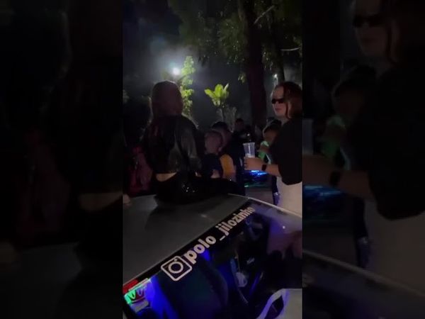 girls on car roof 004