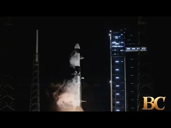 SpaceX lancia 5.000 libbre di carico verso la Stazione Spaziale Internazionale e fa atterrare il ...