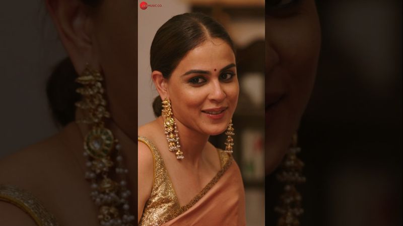 Arijit Singh ki aawaaz aur yeh gaana…aaj se #SarAankhonPeMere. Song releasing tomorrow! #shorts