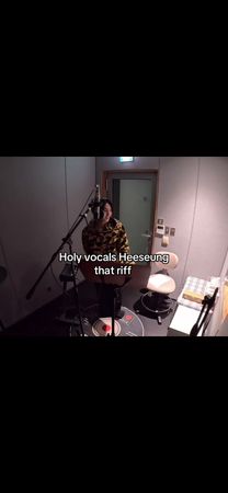 THIS IS JUNGWON NOT HEESEUNG IM SORRY PLS READ THE CAPTION BEFORE COM...