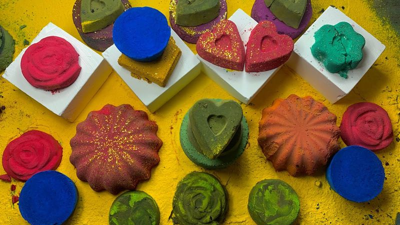 New Series: Part 1 : Battle of Textures Gymchalk versus Iron Oxide Pigment Edelrid Gym chalk