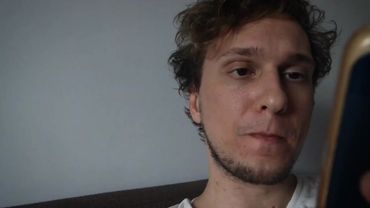 محادثة بين #ذكاء_اصطناعي وبين بشري تنتهي بشكل مفاجئ! #تقنية #ai #chat...