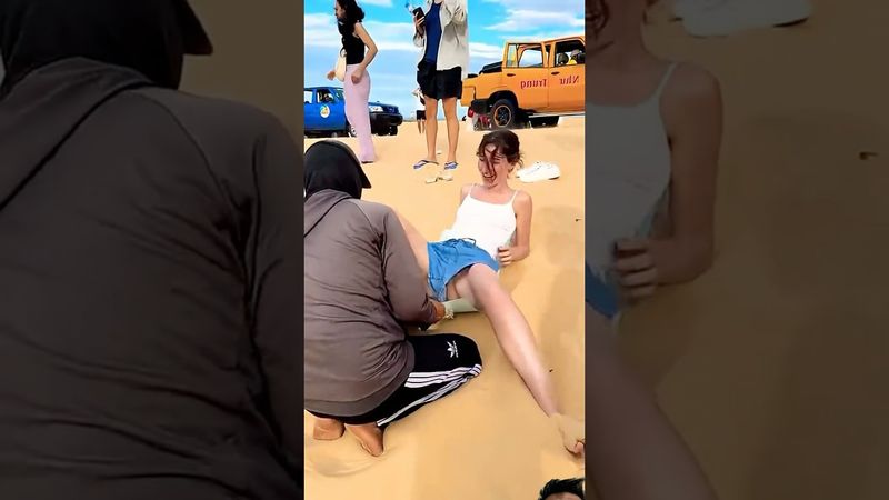 Teaching beautiful girls, sandboarding.😂😂😂