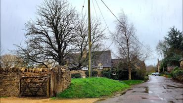 Relaxing Rain Walk In The English Countryside || Chilson, Oxfordshire