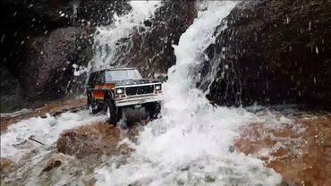Traxxas TRX4 Ford Bronco Waterfall Adventure
