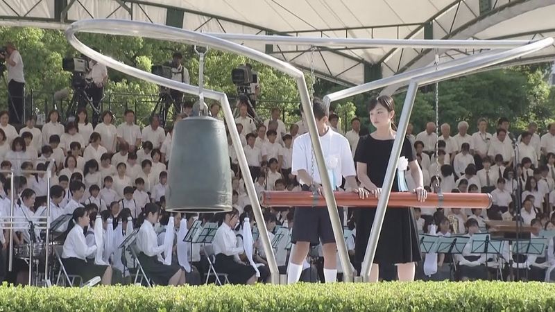 В Японии вспомнили жертв атомной бомбардировки Хиросимы и Нагасаки