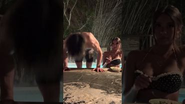 Minha maior incentivadora #calistenia #namorada #casal #parada de mãos #flexão de parada de mãos