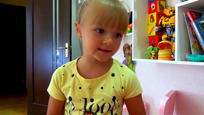 Маргарита и Лера на детской площадке Видео для детей Kids