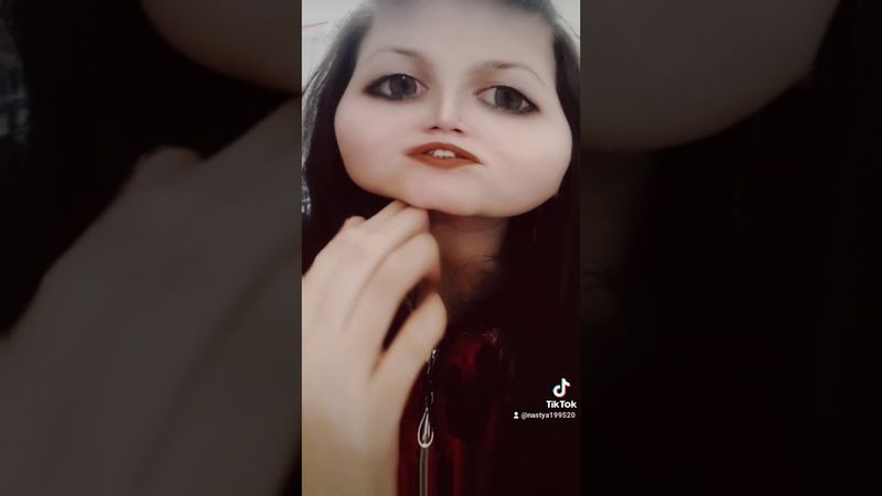 Видно что старая,видно что не 20.