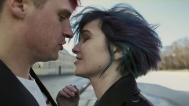 МУККА - ДЕВОЧКА С КАРЕ (Official video)