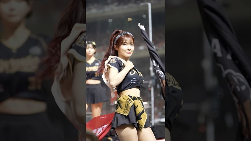 多慧的帥氣臺步 一舉一動都散發滿滿的魅力😍@lee_dahye #李多慧 #이다혜 #cheerleader #fancam #shorts