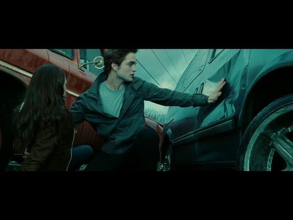Я не слепая! Ты остановил фургон ( Эдвард спасает Бэллу )\ Сумерки ( Twilight )