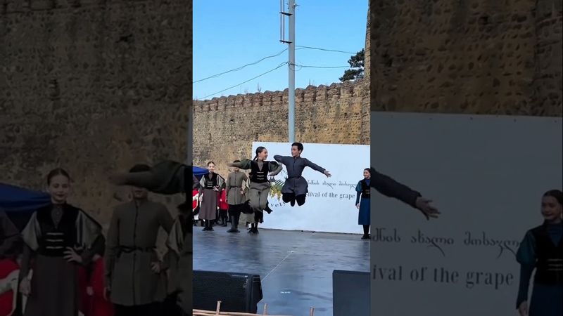 Тот самый вирусный танец в исполнении детей🔥