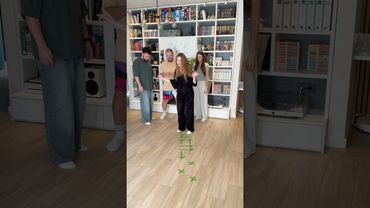 Кто справился лучше? 😁 #hopscotch #dance #challenge