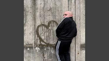 Под твоим балконом