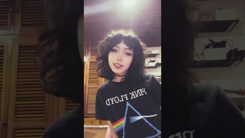 Baaaka JDJSJDJ QUE CRINGE PERO DA IGUAL