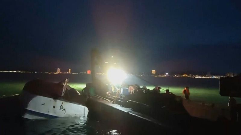 Rescuers search for missing after tourist boat capsizes in Vietnam's Ha Long Bay | AFP