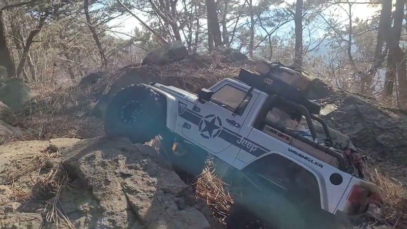 Yk4083 Bronco & cross rc emo x mountain rock crawling