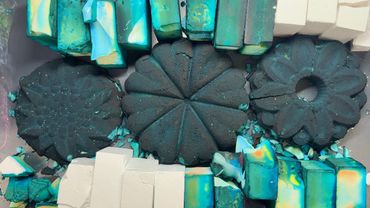 DUSTY Forest Green Reforms + Aqua Dyed Chalk!