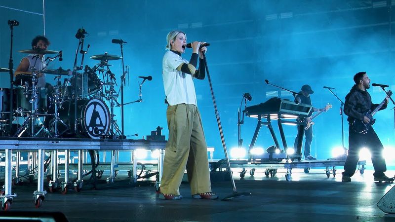 Cut the Bridge (Live) - Linkin Park