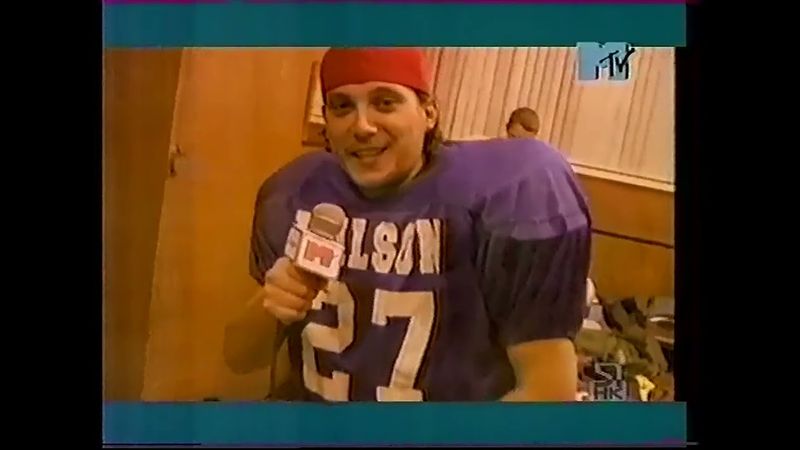 Физра (MTV, 12.11.2001) Влад Валов и американский футбол (фрагмент)