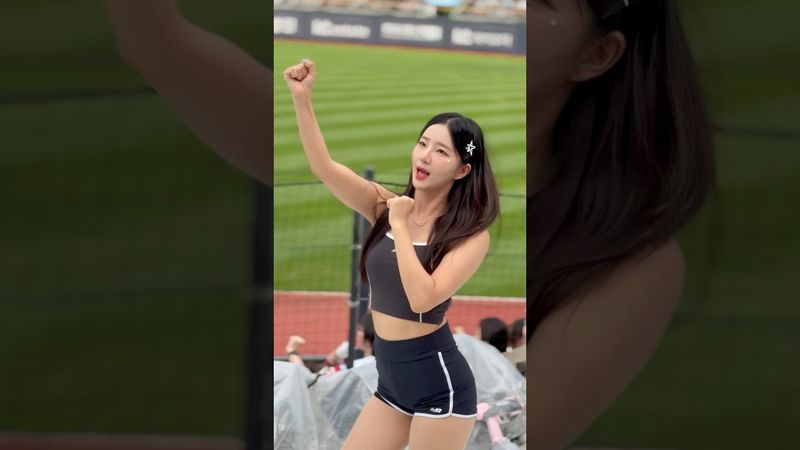 맥심 모델이 말아주는 안현민 #김진아 #김진아치어리더#ktwiz #kt위즈 #kt위즈치어리더