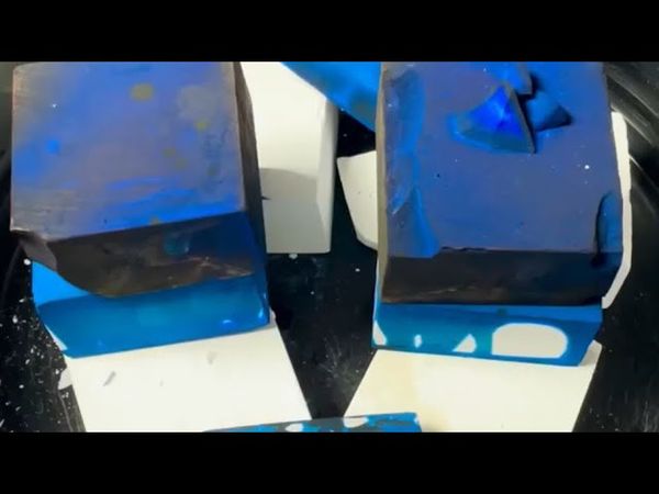 Fresh Blue Dyed & Plain White Gym Chalk