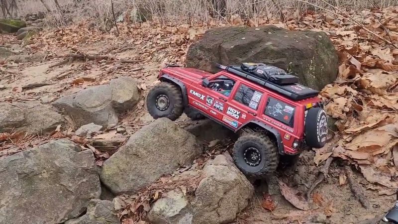 Rubicon & Red emo x2 wet mountain trailing