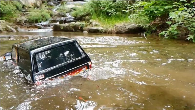 Traxxas TRX4 Ford Bronco Valley Rock Crawling 3