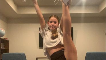 Practicing stretching, jumps, some tumbling, and me yaping!!! ( longest video i have ever made 😅 )