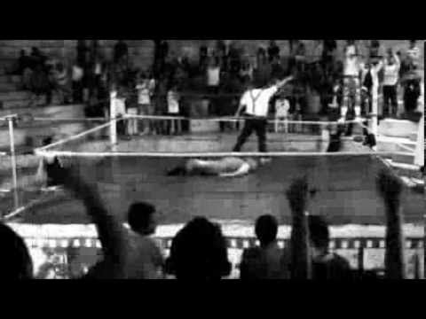 Ojos De Agua VS Las Mujeres Sexis Zombis