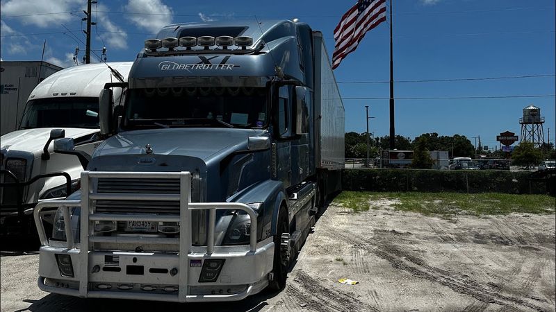 Дальнобой США.. Космические цены на запчасти.. Замена крана уровня пола..